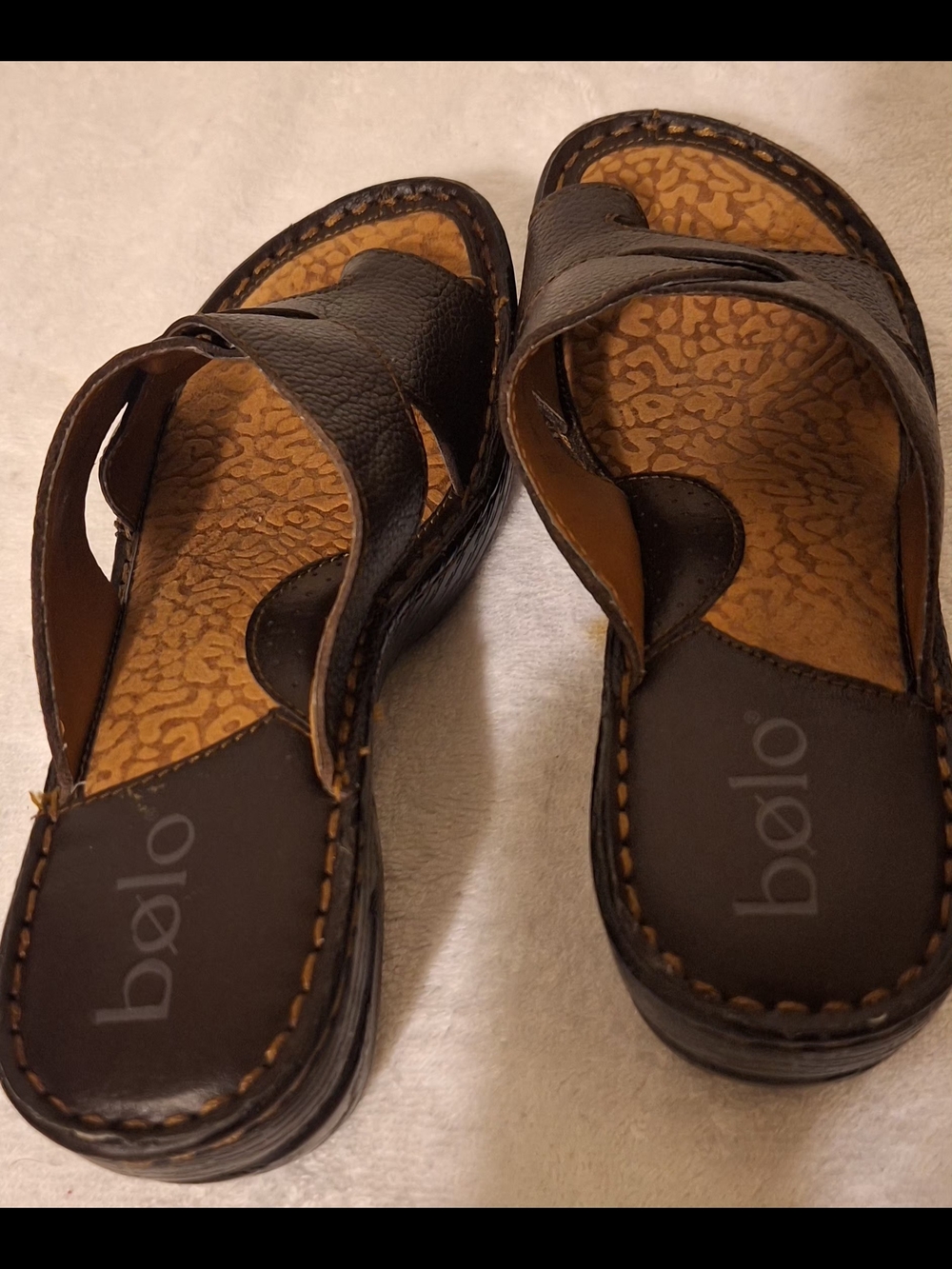 Bølo  Women's Dark Brown Crisscross Slide Sandals